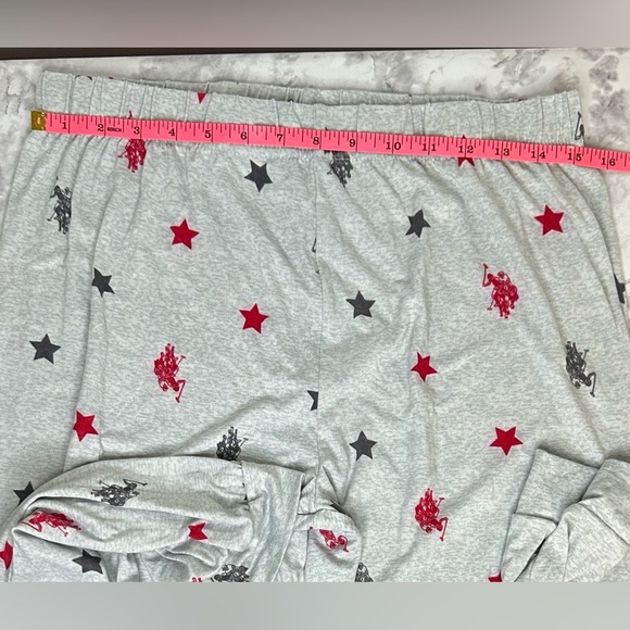 Bundle: Polo Ralph Lauren b-neck Tshirt and Polo assn sleep pants. Size XL - Picture 7 of 9